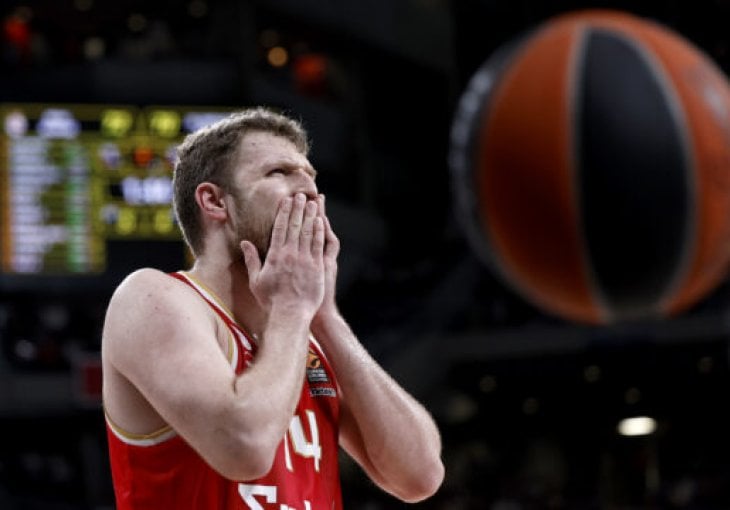 Vezenkov MVP sedmice u Evroligi, Moneke odmah iza