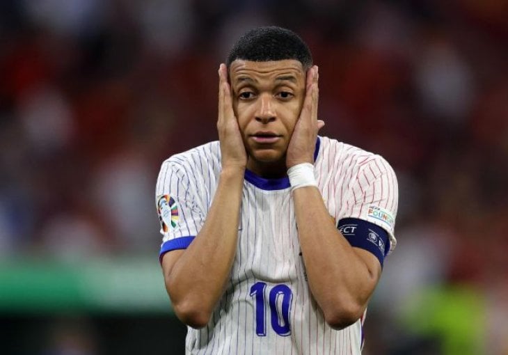 Više od 26.000 fudbalera odlučilo: Ronaldo, Messi i Mbappe među kandidatima za tim godine!