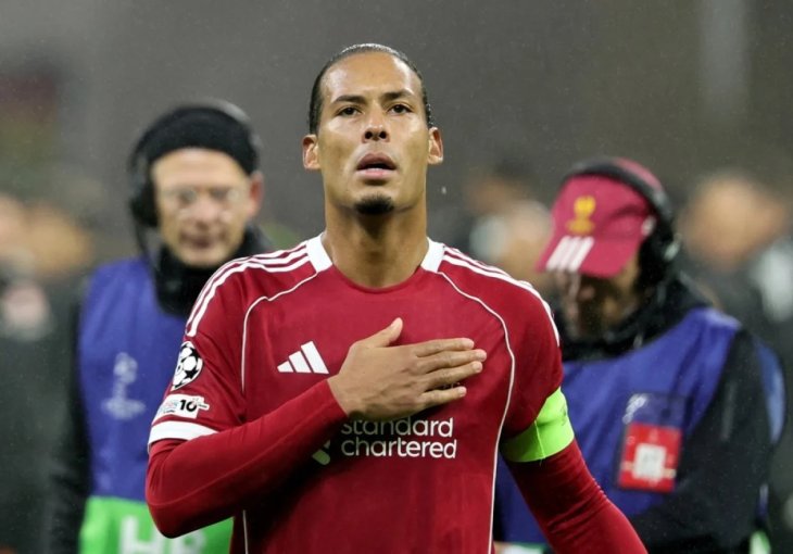 Rio Ferdinand brani Van Dijka: