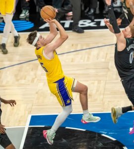 Može bez LeBrona i Dončića: Reaves košem u posljednjoj sekundi donio trijumf Lakersima