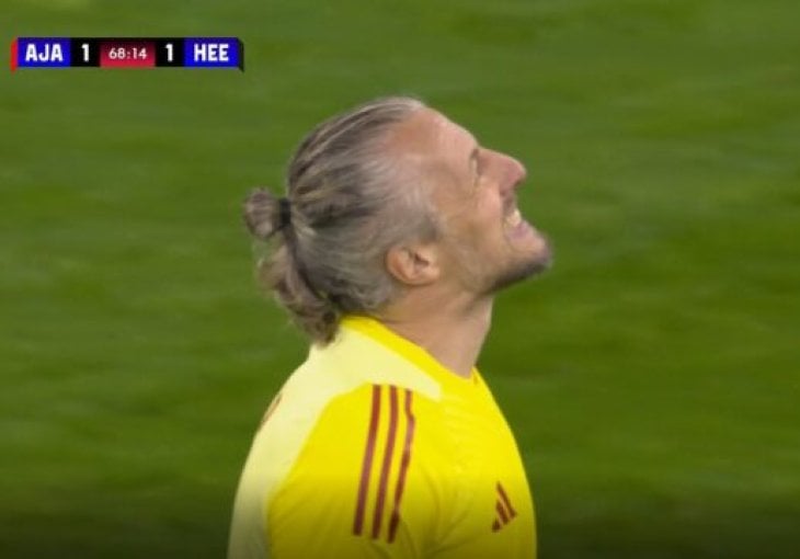 Kiks 42-godišnjeg veterana skupo koštao Ajax