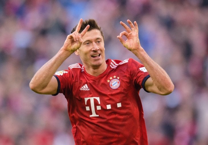 Lewandowski šokira: „Ili novi ugovor u Barceloni ili kraj karijere“