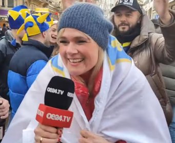 Bosanci glavna vijest na austrijskoj OE 24: Ogrnuli voditeljicu zastavom, a ona... (VIDEO)