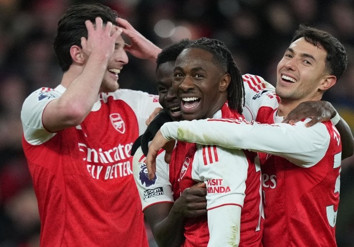 London je crven, a Topnici idu ka tituli: Arsenal pregazio Totenhem uz čudesnu partiju Ezea