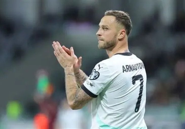 Arnautović oduševljen: Zlatni dres i kopačke s tri simbola za historijski trenutak