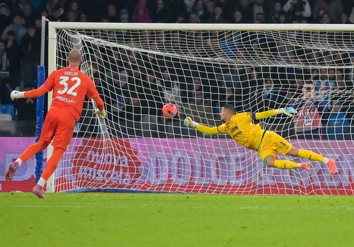 Kakva raketa: Je li srpski golman Napolija ovim golom srušio svjetski rekord? (VIDEO)