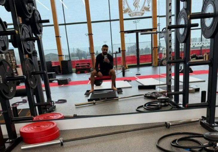 I to je moguće: Dok je tim u Milanu, Salah u sablasno praznoj teretani trenira sam