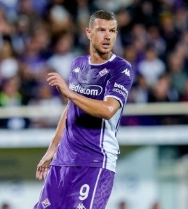 Džeko već u januaru napušta Fiorentinu, ali ostaje u Italiji?