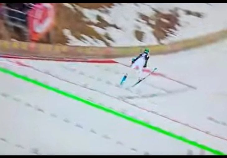 Ptica iznad Engelberga: Nevjerovatan let Nike Prevc, publika je u jednom dahu ispartila