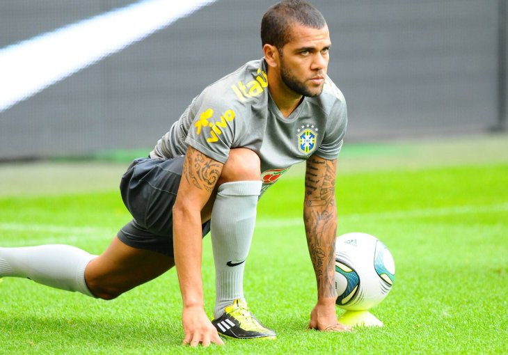 Dani Alves na korak od kupovine portugalskog trećeligaša