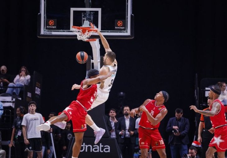 Dubai slavi Wrighta i Bacona, Kamenjašu skromnija minutaža