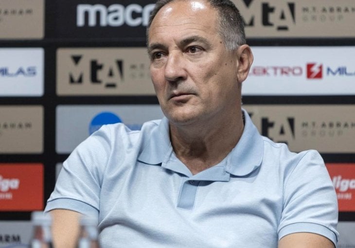 Izazvao novi skandal: Štimac pozirao u jakni s obilježjima Herceg Bosne i poklonom na kojem je pisalo ZDS