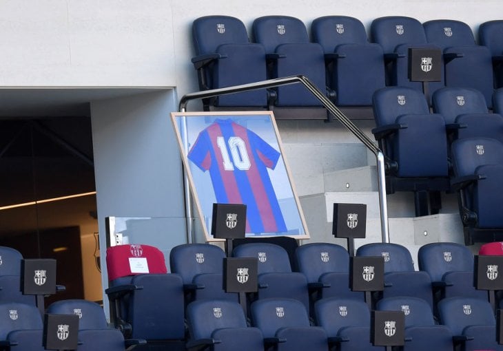 Maradonin pocepani dres prodat na aukciji za rekordnih 180.000 dolara