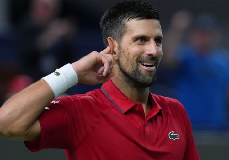 Spektakl u Dubaiju: Ronaldo uručio Đokoviću nagradu, Novak poslao poruku koja je oduševila svijet