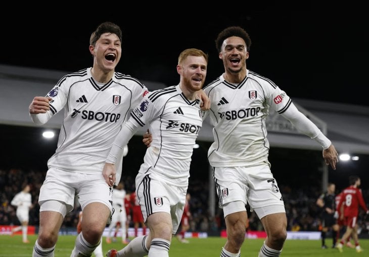 Slot se prerano počeo radovati, Reed mu golčinom ozbiljno uzdrmao klupu u 97. minuti