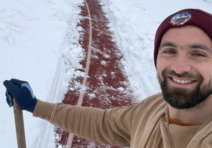 Amel Tuka s lopatom u ruci: Ne ide na more ko ima već ko je naučio