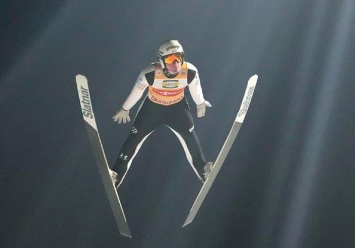 Poznato koliko je zaradio Peter Prevc za osvajanje Novogodišnje turneje