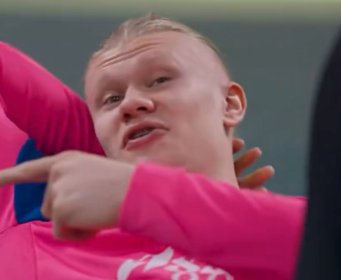 Haland uperio prstom na novog saigrača: Neće da mi doda, želi moju Zlatnu kopačku (VIDEO)