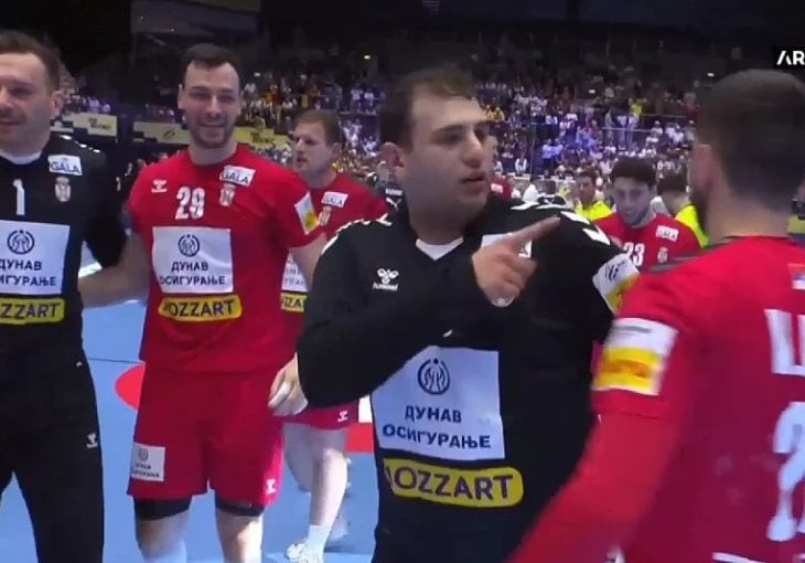Golman Srbije zabranio saigraču da skandira 