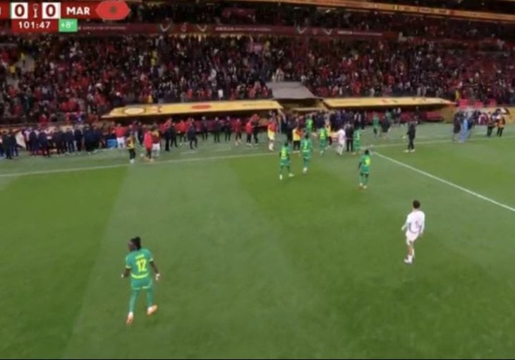Dosuđen penal za Maroko u nadoknadi, Senegalci se povukli s terena