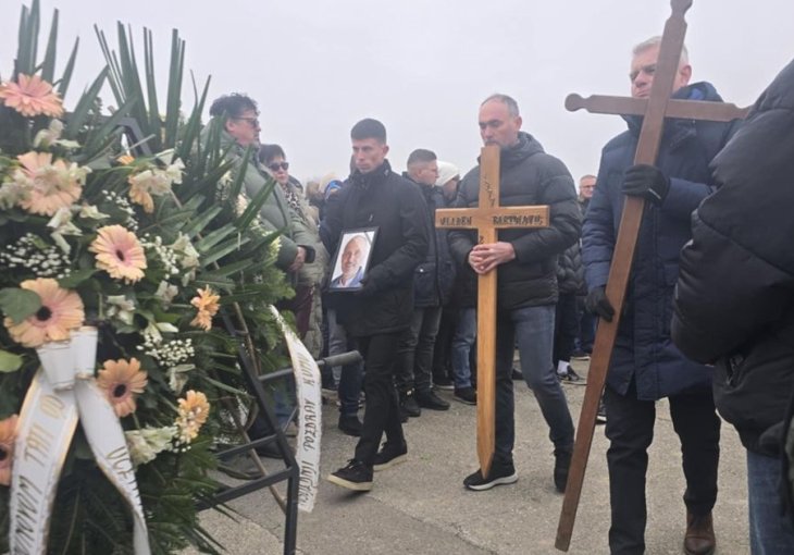 Sahranjen Mladen Bartolović: Sin Luka mnoge dirnuo objavom