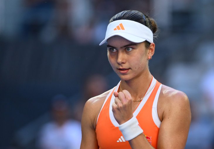 Zvijezda je rođena: Iva Jović izbacila osmu na svijetu!