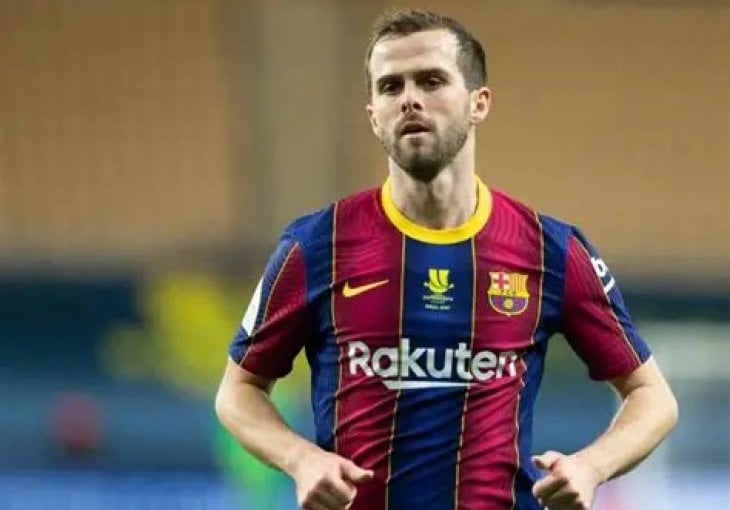 Šok u fudbalskoj regiji: Pjanić se vraća iz penzije i potpisuje ugovor života!