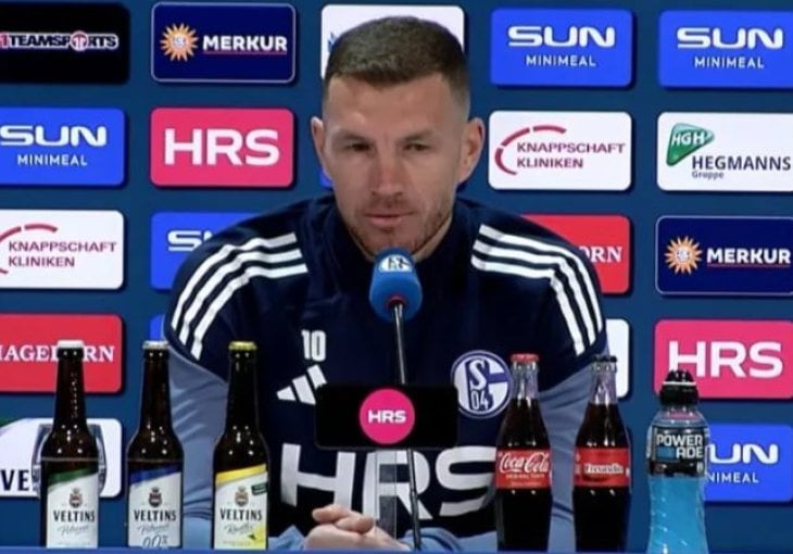 Navijači Schalkea u potpunoj nevjerici zbog onog što je uradio Džeko: 