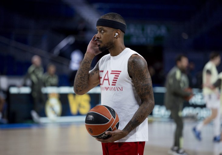 Armani prelomio: Lorenzo Brown više nije u planovima, traži se novi bek