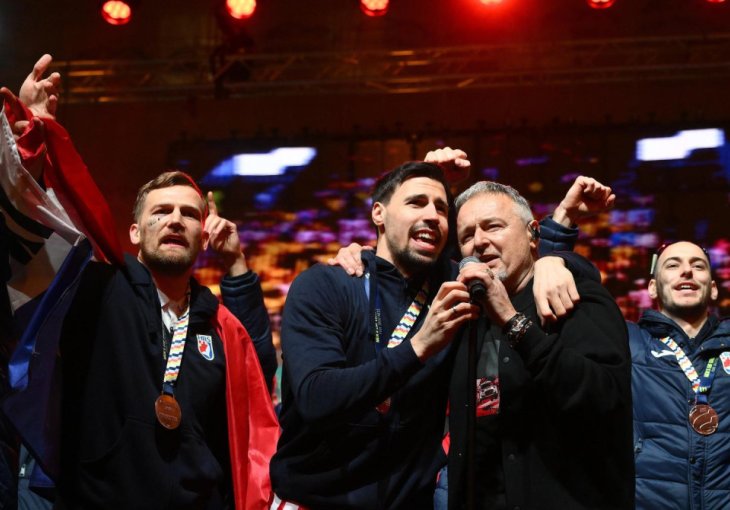 ‘Svaka čast Hrvatima, ali ovo s Thompsonom, to je trovanje mladih! Červar je rekao suštinu‘