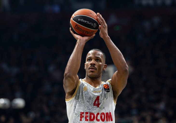 Blosomgejm pecnuo Partizan, pohvalio Zvezdu: “Imaju više stila”