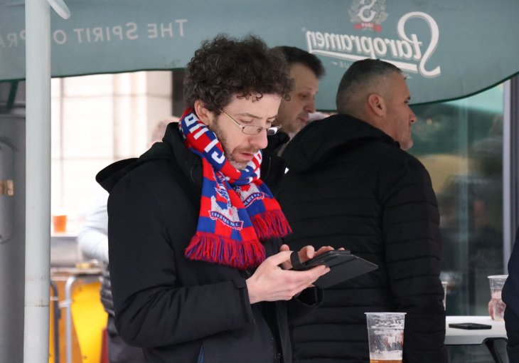 Navijači Crystal Palacea stigli u Mostar: pjesma, zastave i dobra atmosfera uoči meča