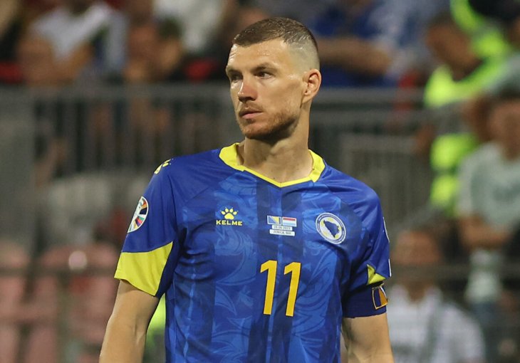 BILD oduševio poređenjem: Džeko rame uz rame sa legendom Schalkea!