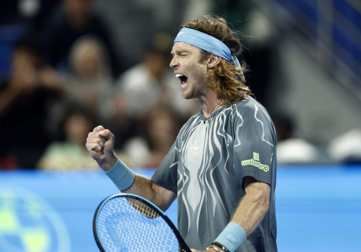 Rubljov pregazio Rinderknecha i ušao u polufinale Dubaija