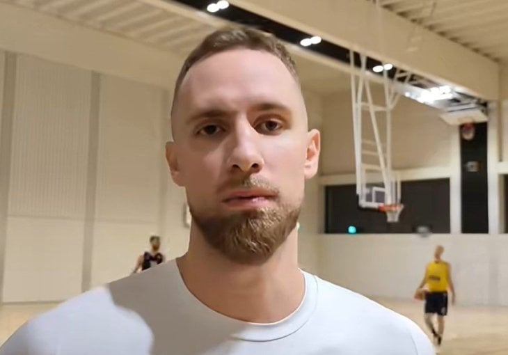 Džanan Musa stigao na okupljanje: Imao je zahtjev za navijače