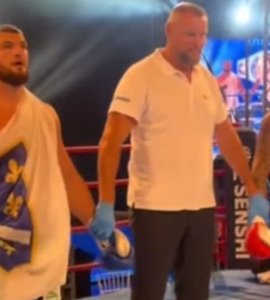 Bosanski Nurmagomedov se ogrnuo zastavom RBiH i snažnom porukom čestitao Dan nezavisnosti