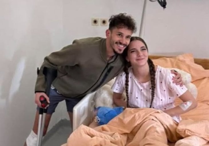 Prizor koji tjera suze na oči: Povrijeđeni igrač Želje u bolnici upoznao hrabru djevojčicu Ellu