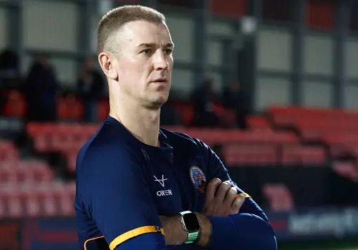 Legenda Manchester Citya Joe Hart odbio povratak fudbalu, uz priznanje da to „nije zdravo“.