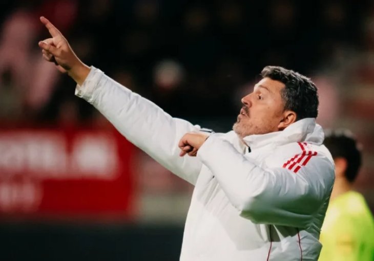 Hod po mukama Ajaxa: Bivši evropski prvak ponovo mijenja trenera