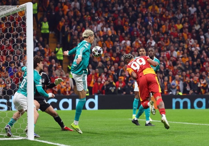 „Zemljotres“ u Istanbulu: Ovo je trenutak kad je Galata povela protiv Liverpoola (VIDEO)