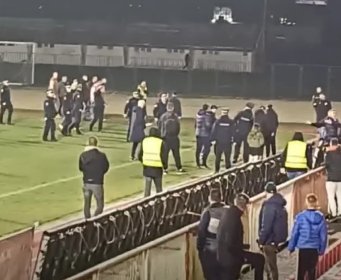Nastao potpuni haos: Tuča u Doboju nakon meča Sloge i Željezničara! (VIDEO)