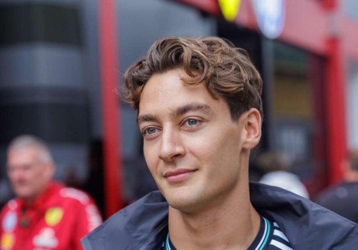 Russell šokirao Ferrarije: Pobijedio u prvoj sprint utrci sezone u Kini!