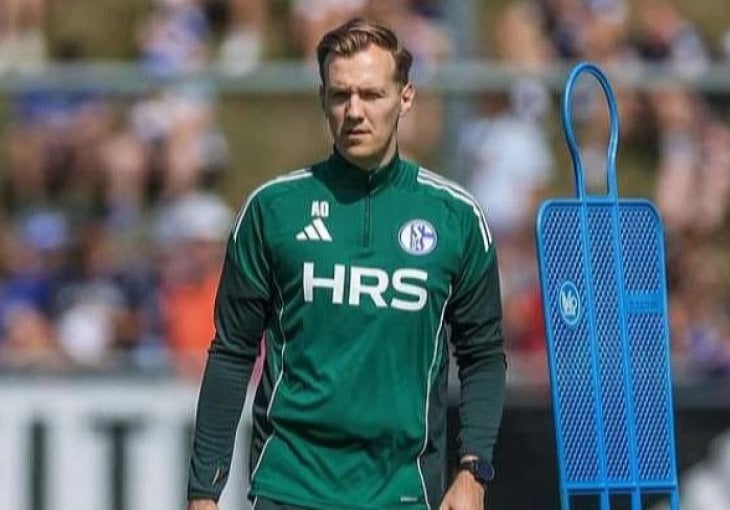 Ko je mladi bh. stručnjak koji privremeno vodi Šalke u odsustvu Muslića?