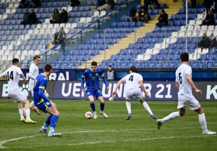 Mladi Zmajevi remizirali sa Slovencima i ostali u igri za vrh grupe