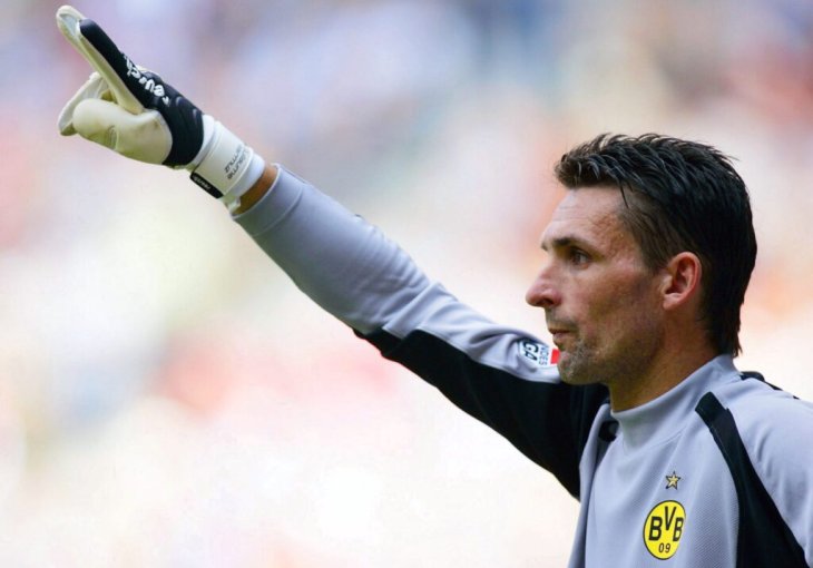 Branio za Dortmund i Monako, sada čita Bibliju pred Papom