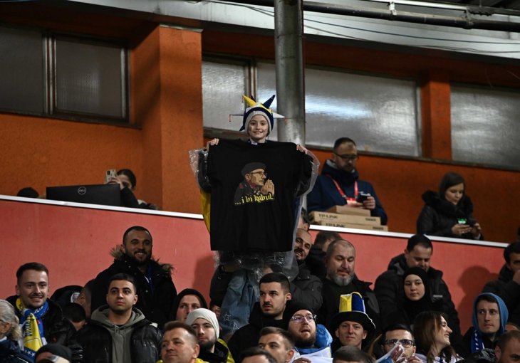 Navijačica u Zenici privukla pažnju majicom s 