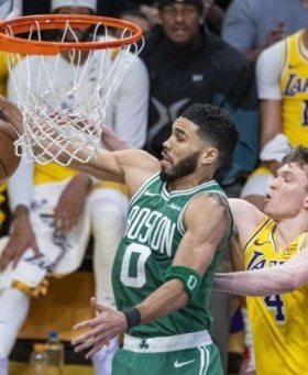 Philadelphia u doigravanju, Warriorsi izbacili Clipperse