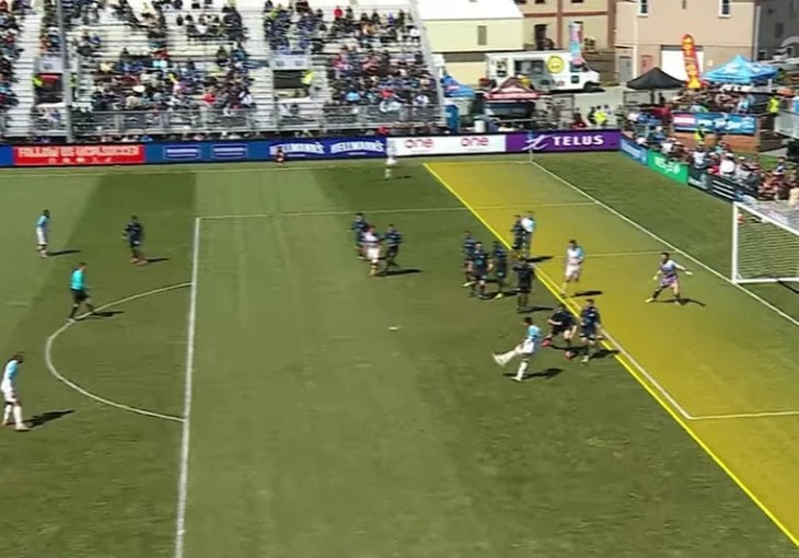 Postignut prvi gol po pravilu novog ofsajda, igrač iskoristio mogućnost da bude najbliži golmanu