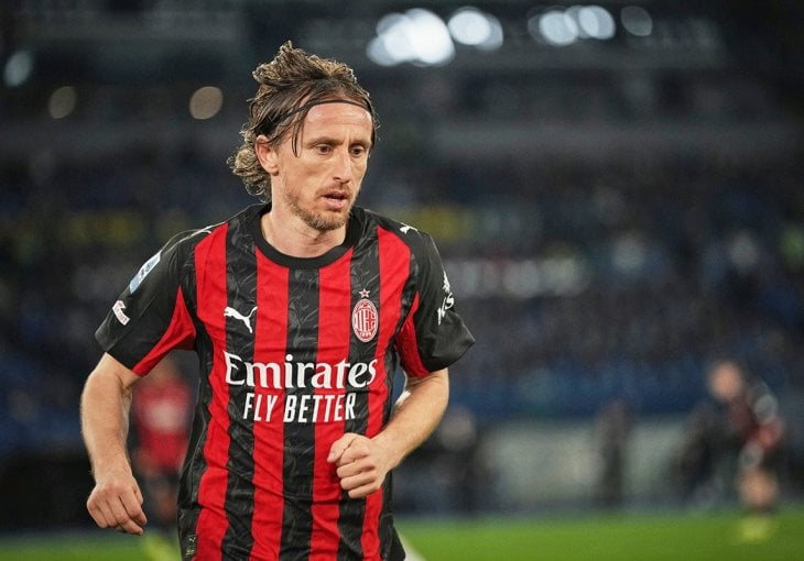 Zabrinutost u Italiji: Modrić povrijeđen nakon sudara, morao napustiti teren
