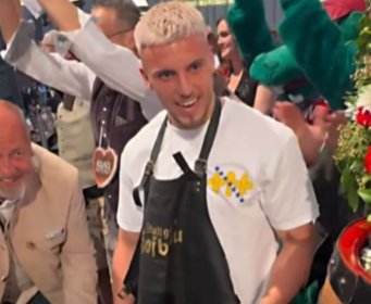 Demirović ispunio obećanje: Na festivalu časti navijače, a tu su i ljiljani (VIDEO)